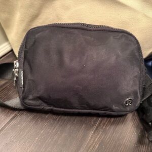 Lululemon Everywhere Large Belt Bag 2L
